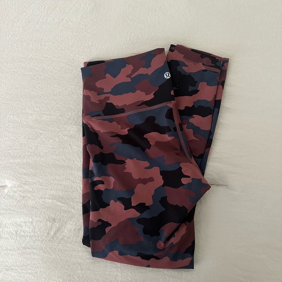 Red camo lululemon leggings - Picture 1 of 4
